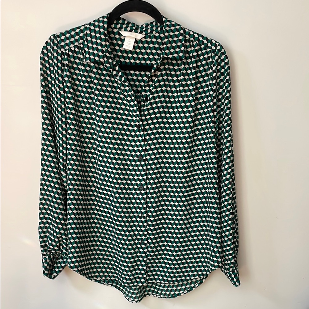 H&M Green and White Geometric Button Down Shirt